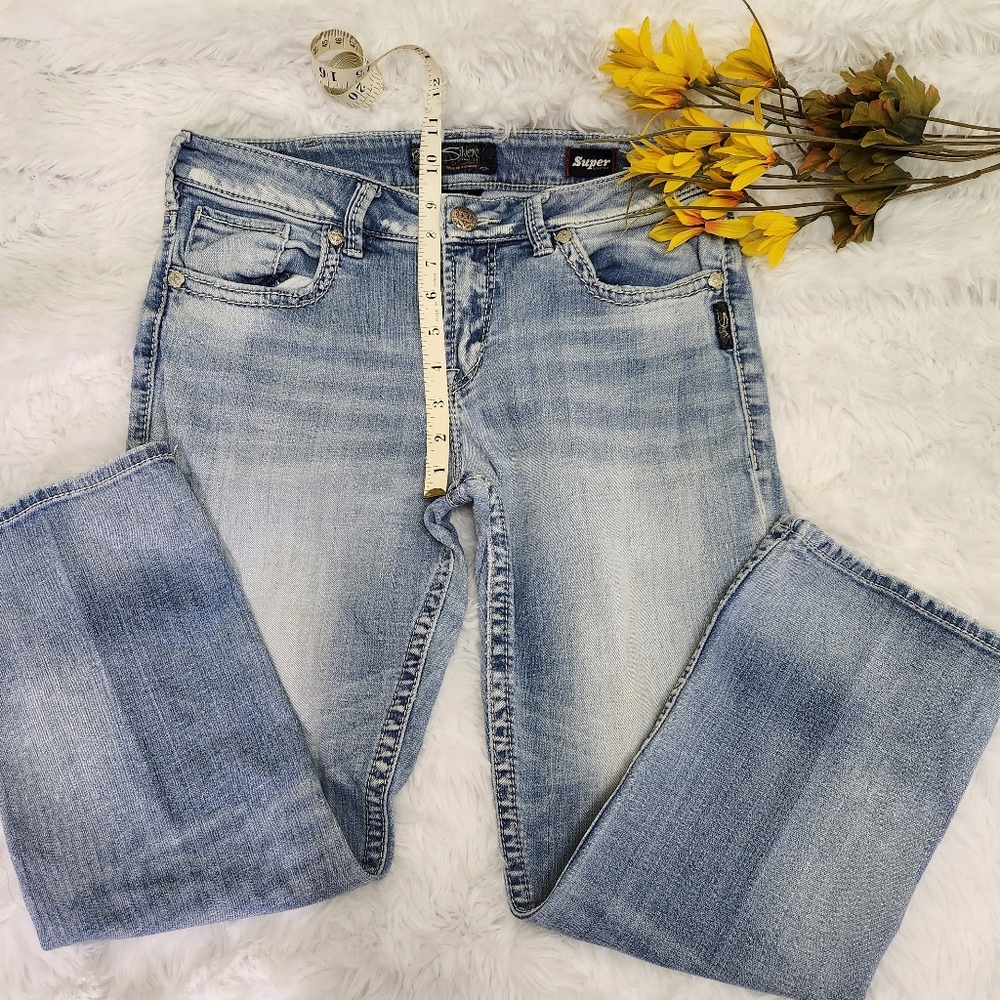 Silver Suki High Capri Super Stretch, Light Wash Jeans 👖